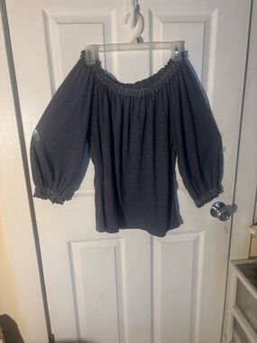 Max Studio Boho Women's Blue and Cream Top. Size Large